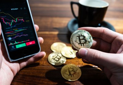 كيف تحتاط من خطة ترمب لدمج العملات المشفرة في مدخراتك؟