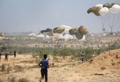 بسبب الرياح القوية.. إسرائيل تلغي مساعدات غزة الجوية اليوم