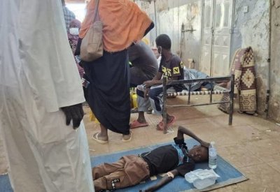 سودانيون يواجهون الكوليرا القاتلة بالماء والليمون في دارفور