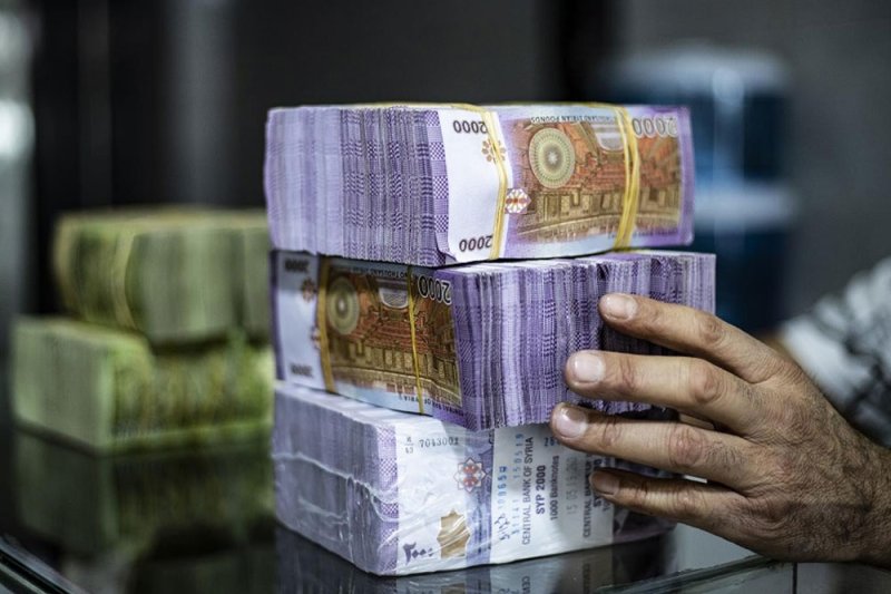 سوريا تقرر إلغاء القيود على نقل الأموال بين المحافظات