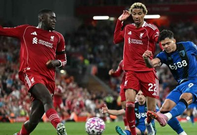 انطلاق الدوري الإنجليزي.. فوز ليفربول وهدف صلاح وحادث عنصرية
