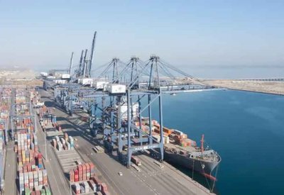 ارتفاع حركة السفن في الموانئ العمانية 11.1% في النصف الأول من 2025