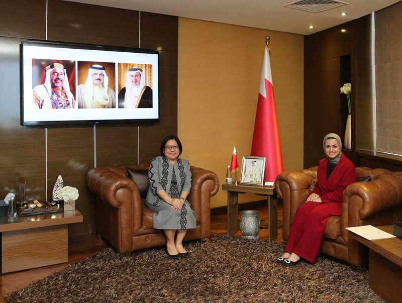وزيرة شؤون الشباب تستقبل سفيرة الفلبين لدى البحرين