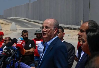 رئيس وزراء فلسطين من أمام معبر رفح: تشكيل لجنة مؤقتة لإدارة قطاع غزة قريباً