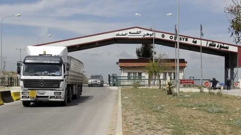 400 شاحنة يومياً.. ارتفاع قياسي للتبادل التجاري بين سوريا والأردن