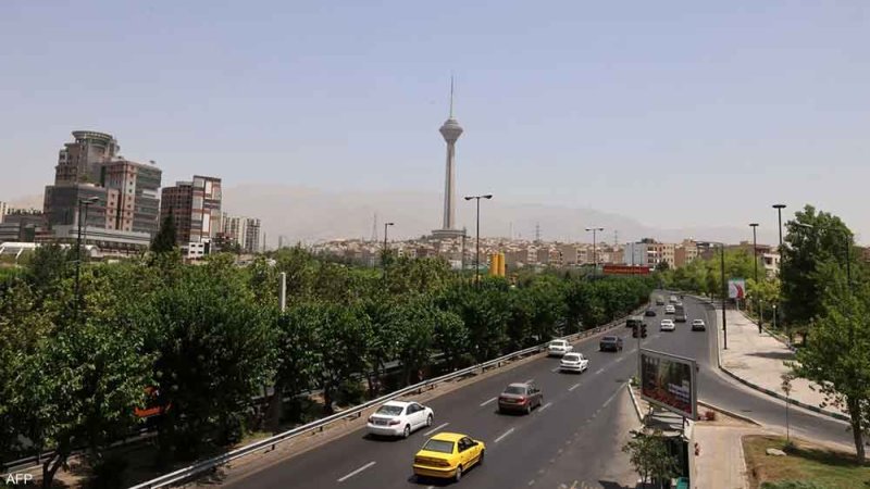 "جبهة الإصلاحات" في إيران تدعو لوقف التخصيب طوعا