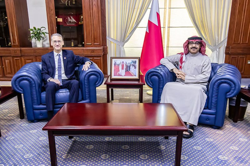 وزير التربية والتعليم يستقبل سفير الولايات المتحدة الأمريكية لدى مملكة البحرين