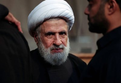 نواب وسياسيون لبنانيون يقاضون زعيم حزب الله.. "هدد البلاد"