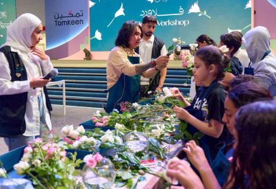 فلاورد تشارك في مدينة الشباب 2030 بورش عمل تعليمية في فن تنسيق الورود