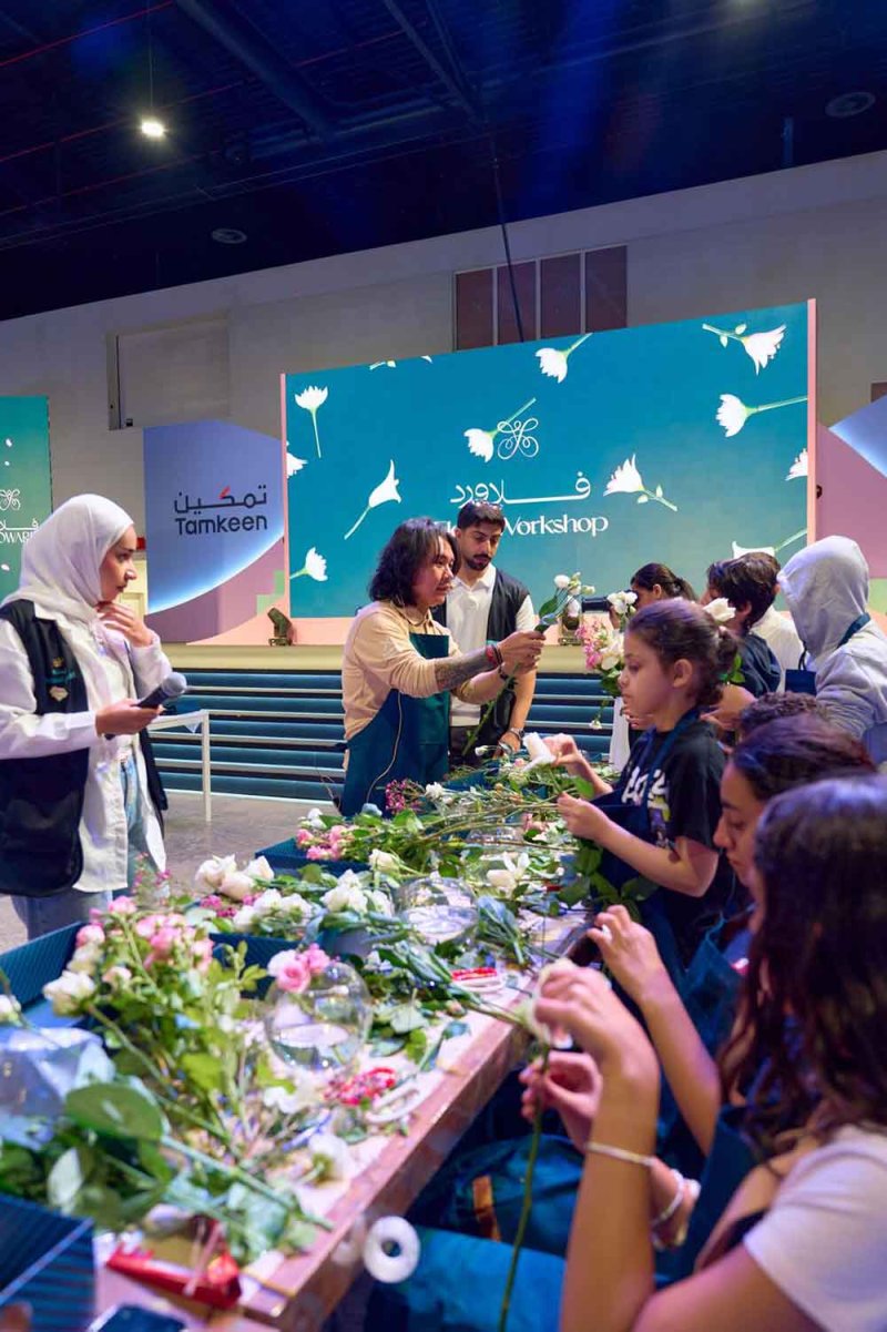 فلاورد تشارك في مدينة الشباب 2030 بورش عمل تعليمية في فن تنسيق الورود