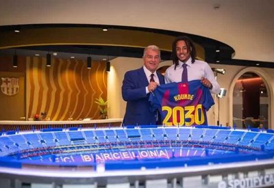 برشلونة يحتفظ بمدافعه الفرنسي كوندي حتى 2030