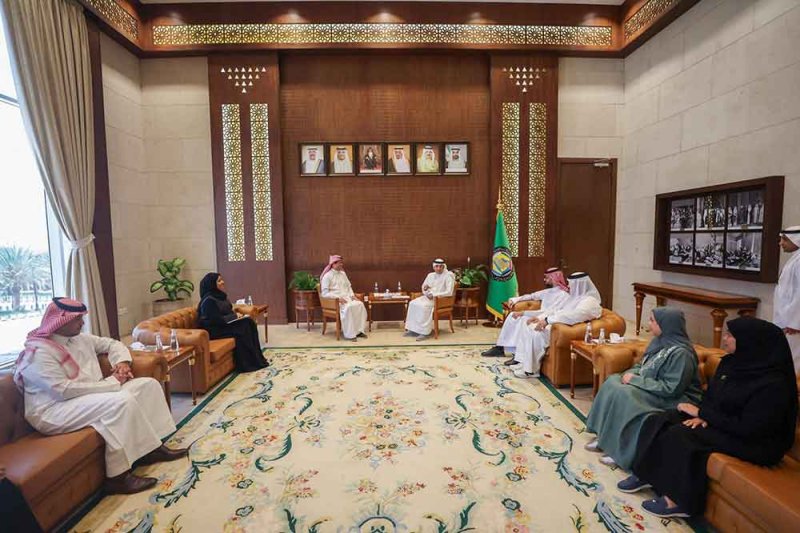 الأمين العام لمجلس التعاون يلتقي منتسبي الأمانة العامة الحاصلين على منح دراسية في الصين