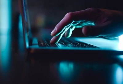 قراصنة يعطلون الاتصالات بأكثر من 60 سفينة شحن إيرانية