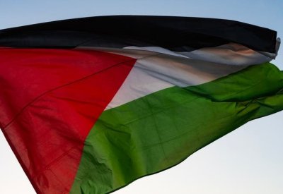 مقاطعة مهرجان موسيقي ببريطانيا بعد منع فرقة من رفع علم فلسطين