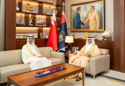 وزير الداخلية يستقبل السفير الكويتي ويشيد بالعلاقات التاريخية بين البلدين