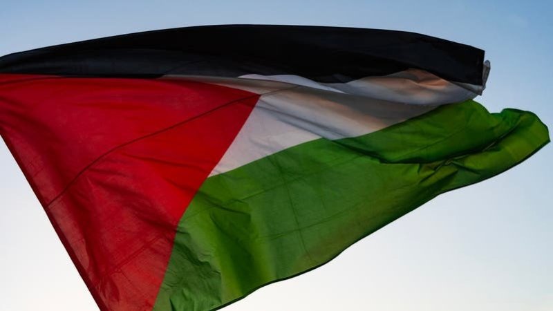 مقاطعة مهرجان موسيقي ببريطانيا بعد منع فرقة من رفع علم فلسطين
