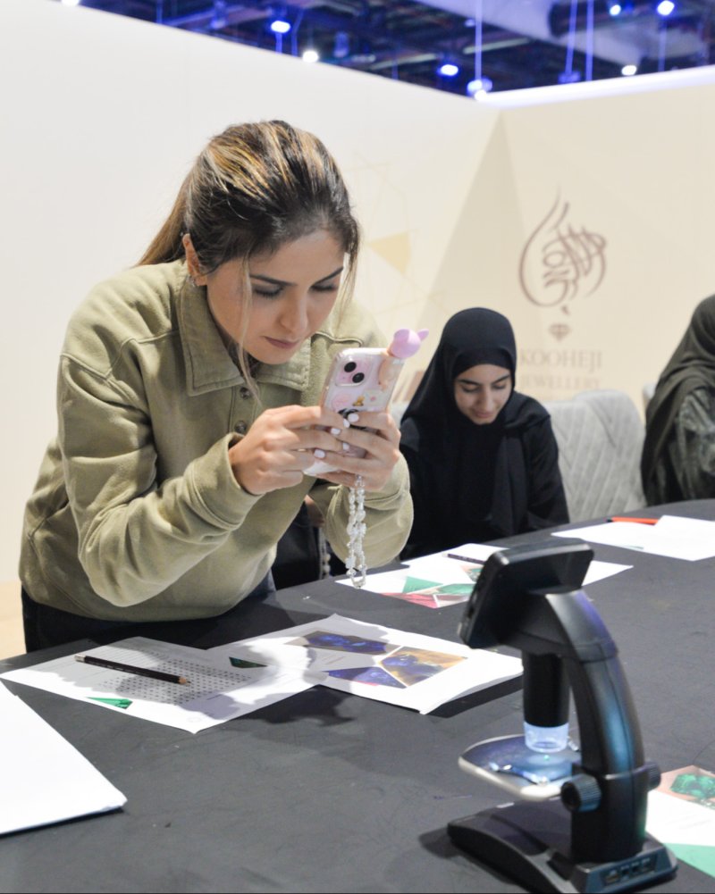 "دانات" يختتم تدريب 47 بحريني بنجاح حول اللؤلؤ والأحجار الكريمة بمدينة شباب 2030