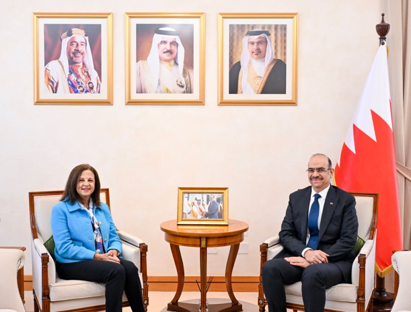 خلف يؤكد عمق العلاقات البحرينية اللبنانية