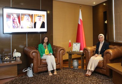 وزيرة شؤون الشباب تستقبل القائم بأعمال سفارة الجمهورية اللبنانية لدى مملكة البحرين