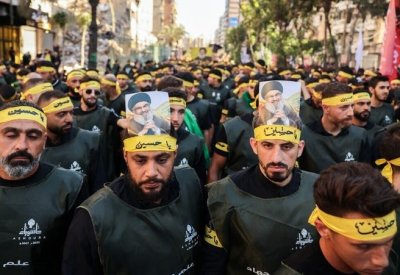 حزب الله يدعو للتحرك في الشارع.. رفضاً لتسليم السلاح