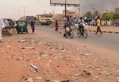 فيديو لنهب معلمة على طريقة "9 طويلة".. يغضب السودانيين