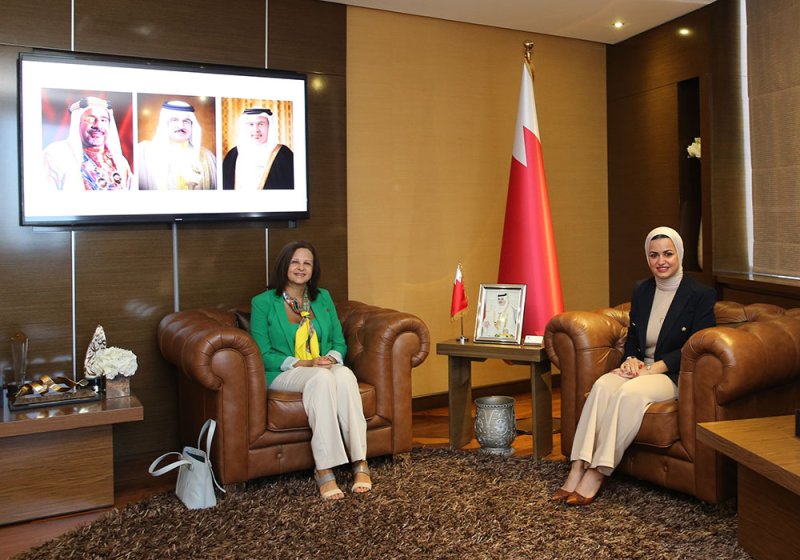 وزيرة شؤون الشباب تستقبل القائم بأعمال سفارة الجمهورية اللبنانية لدى مملكة البحرين
