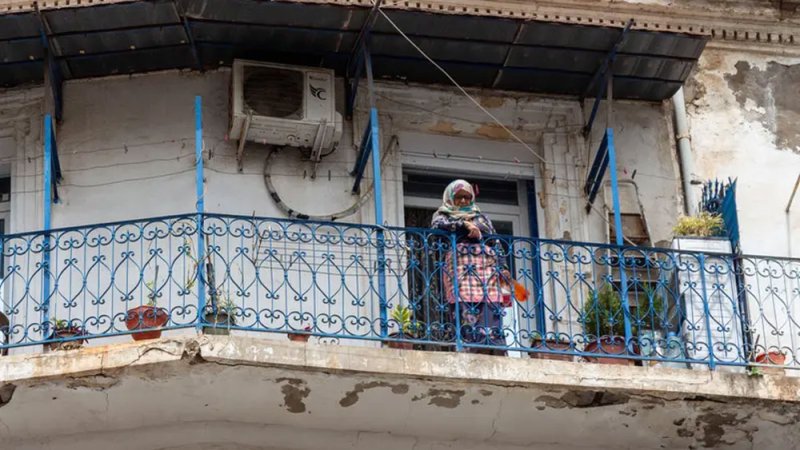 حرية المرأة بالتنقل والسكن يثيرلغطاً في الجزائر.. ما القصة؟