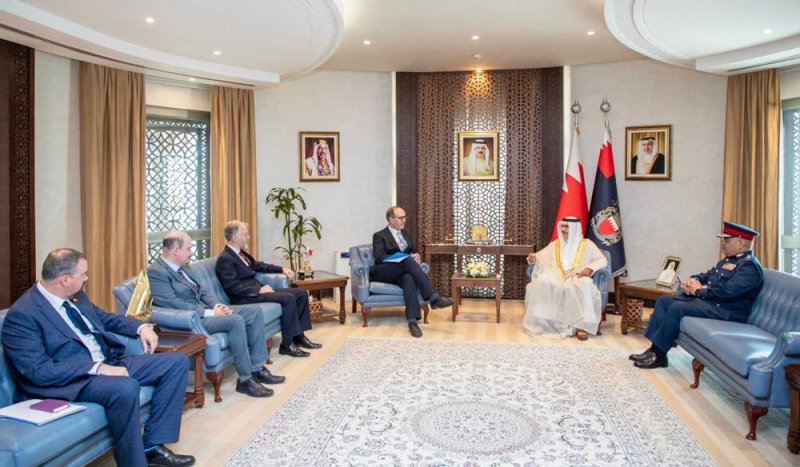 وزير الداخلية يبحث التعاون والتنسيق الأمني مع نائب مدير الاستراتيجيات الدولية بوزارة الداخلية بالمملكة المتحدة