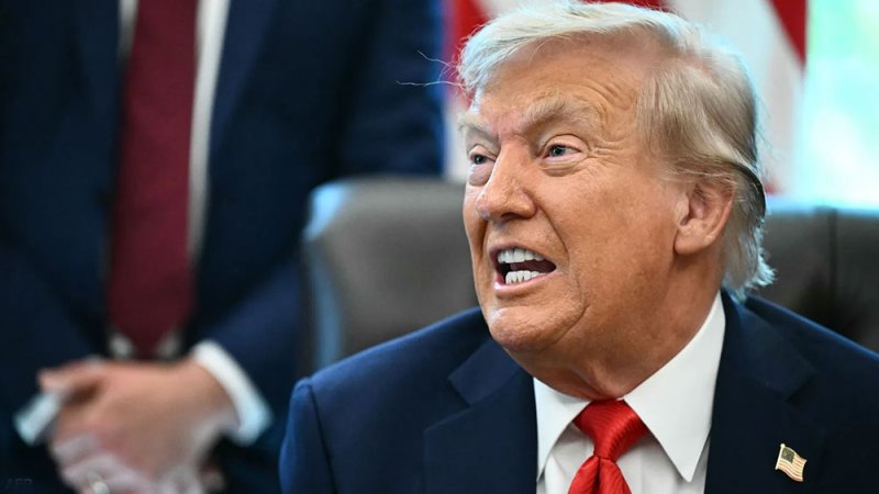 ترامب يعاقب حوالي 200 موظف بـ"الإجازة القسرية"