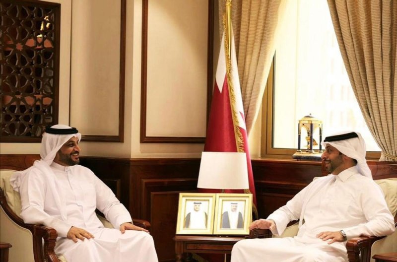 وزير البلدية بدولة قطر يستقبل سفير البحرين في الدوحة