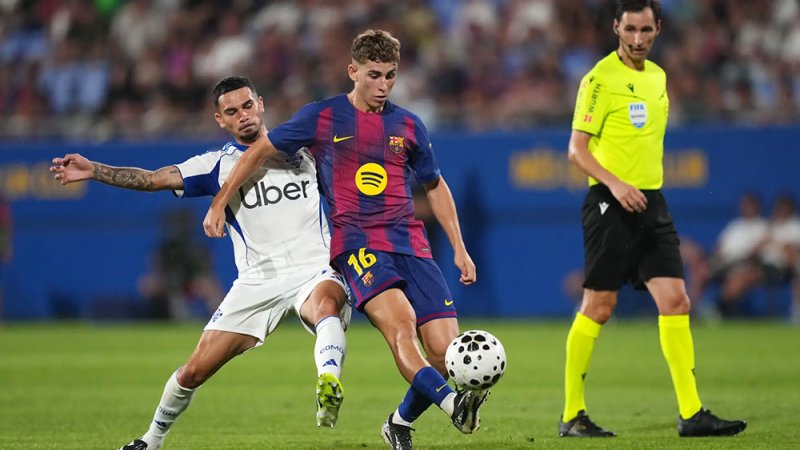 تشيلسي يغري برشلونة بعرض جديد لفيرمين لوبيز