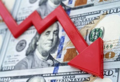 الدولار يتجه لانخفاض شهري بسبب رهانات خفض الفائدة