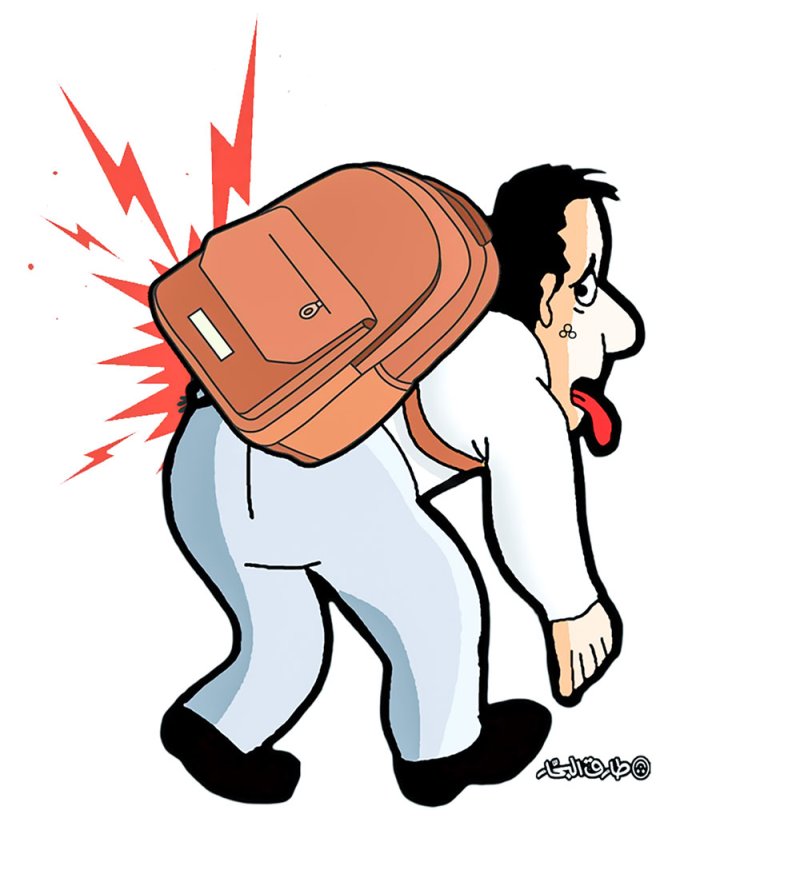 42 % من الطلاب يعانون من آلام الظهر بسبب الحقائب