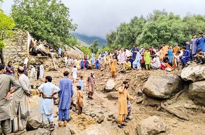 حصيلة قتلى الفيضانات في باكستان ترتفع إلى 30 شخصًا
