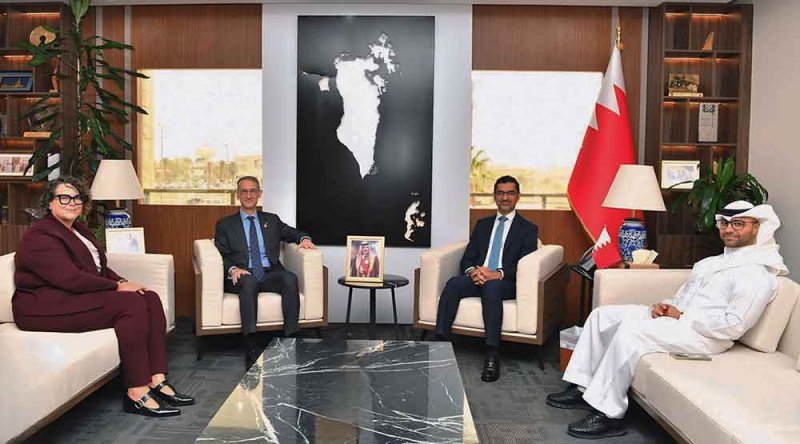 وزير شؤون البلديات والزراعة يستقبل سفير الولايات المتحدة الأمريكية لدى مملكة البحرين