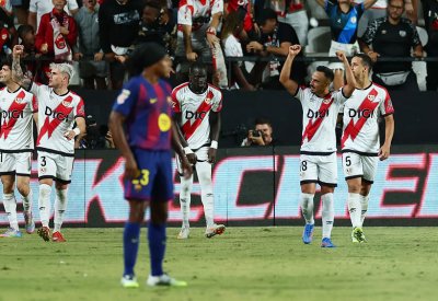 برشلونة يتعثر أمام رايو فايكانو.. و"أزمة الفار" تثير الجدل