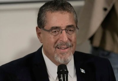رئيس غواتيمالا: مستعدون لاستقبال القصّر المرحلين من أميركا