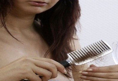 هرمونات النهار والليل.. دراسة تحدد الآلية العلمية وراء ذروة تساقط الشعر في أكتوبر ونوفمبر