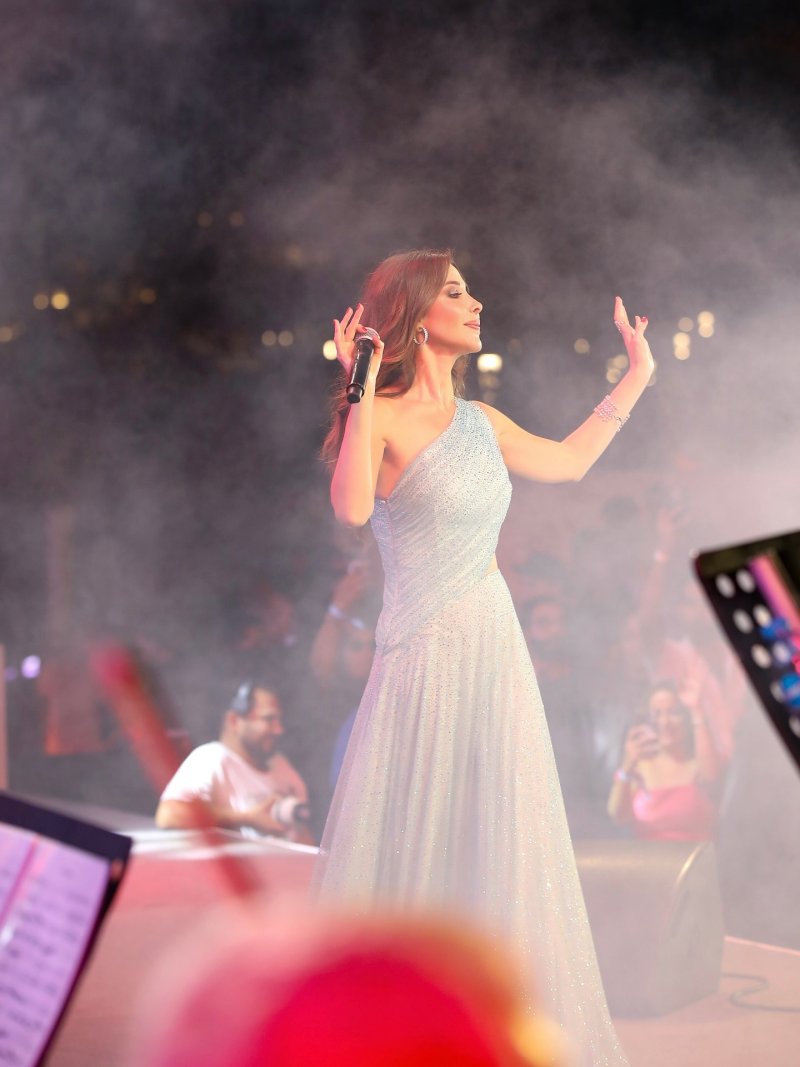 نانسي عجرم تتألق في "ليالي مراسي"