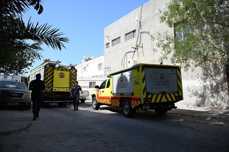 الدفاع المدني يخمد حريق منزل في الدراز وينقذ 3 أشخاص دون إصابات