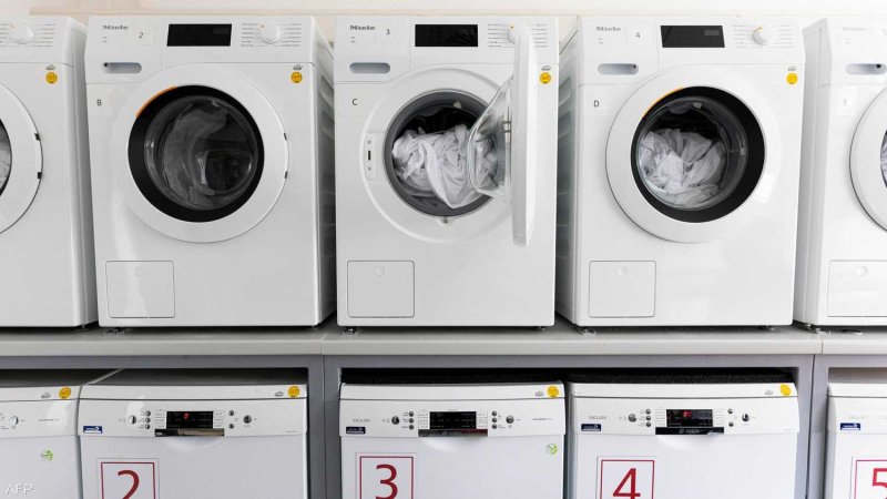 ملابسك في خطر.. تخلص فورا من هذا المنتج أثناء الغسيل