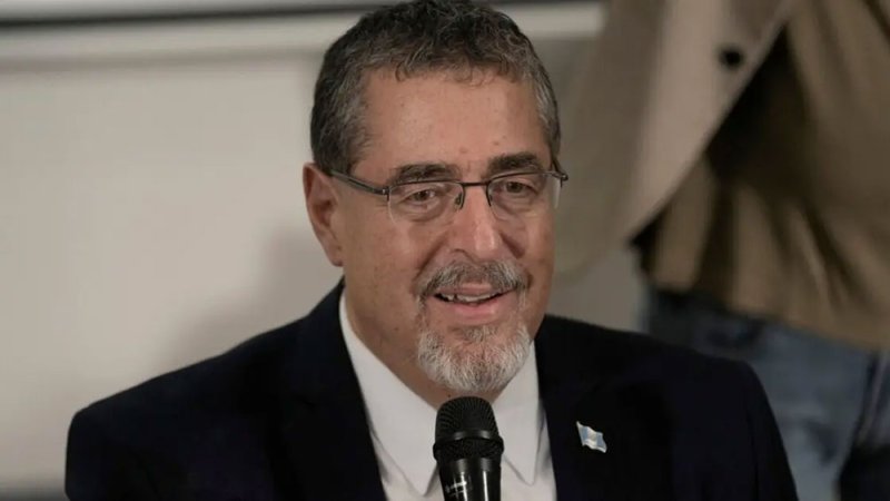 رئيس غواتيمالا: مستعدون لاستقبال القصّر المرحلين من أميركا