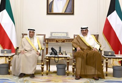 ولي عهد الكويت يبحث مسيرة العمل الخليجي المشترك الأمين العام لمجلس التعاون