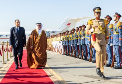 سمو ولي العهد رئيس الوزراء يصل إلى القاهرة في زيارة رسمية