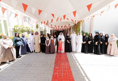 وزير التربية يزور مدرستي الدراز الابتدائية للبنات وسمو الشيخة موزة بنت حمد الشاملة للبنات
