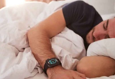 دراسة تكشف مفأجأة.. أجهزة تتبع النوم تزيد القلق والأرق