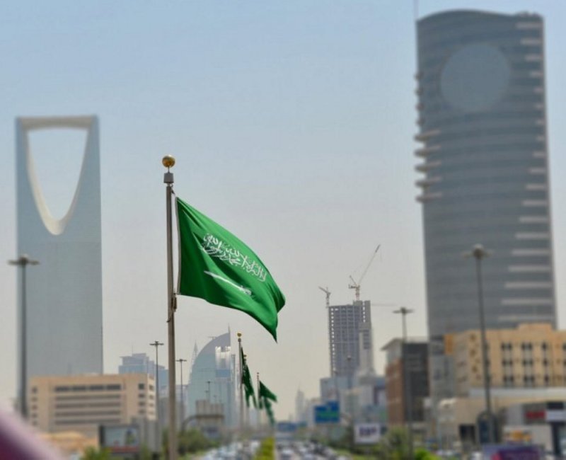 السعودية تبدأ بيع صكوك مقومة بالدولار على شريحتين