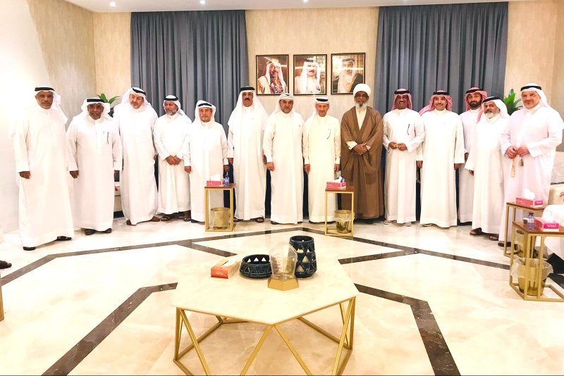 محافظ الشمالية يزور مجلس الدكتور محمد خنجي بمدينة حمد
