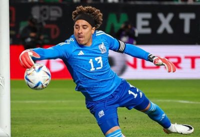 "ذهب لتناول القهوة ولم يعد".. نجم المكسيك يهرب من فريقه الجديد بطريقة غريبة
