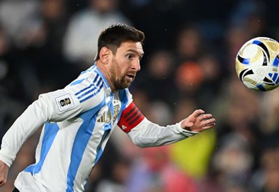 الأرجنتين تفوز على فنزويلا بثلاثية في تصفيات كأس العالم 2026